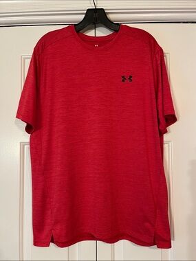 Men's Under Armour short sleeve loose fit tee shirt